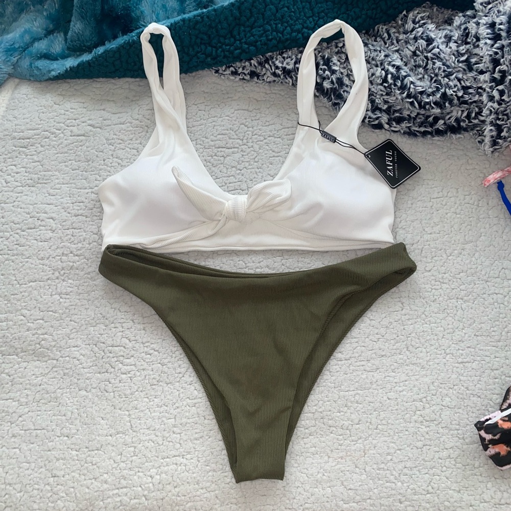 adorable bikini set!